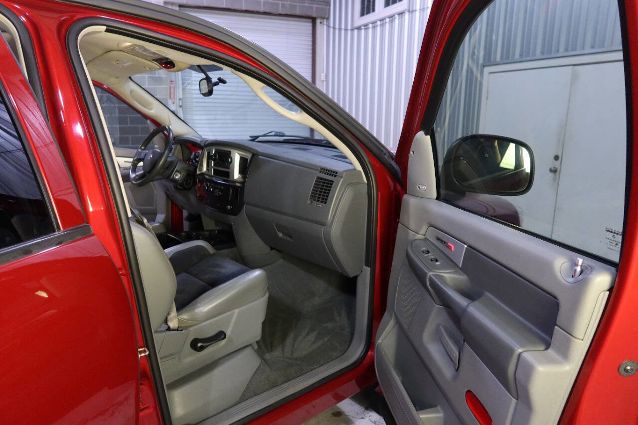Used 2006 Dodge Ram 1500 Truck 2WD Quad Cab w/ Communication Pkg image 12
