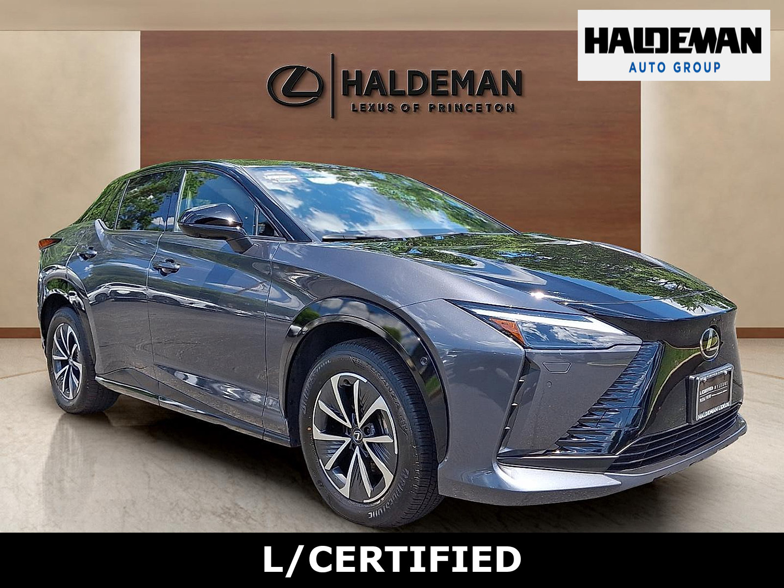 Certified 2023 Lexus RZ 450e Premium w/ Technology Package AWD/4WD image 1