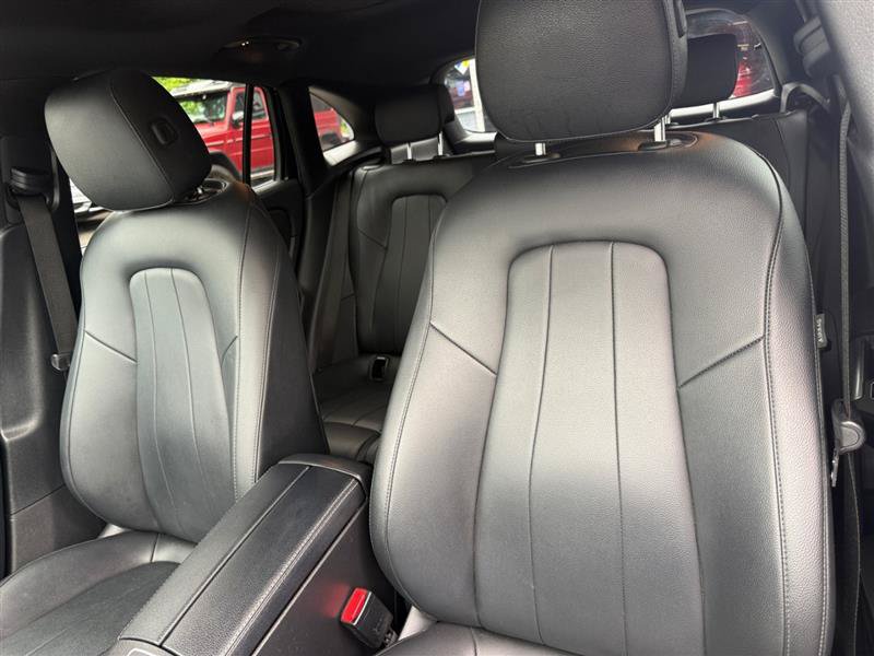 Used 2022 Mercedes-Benz GLA 250 4MATIC w/ Premium Package Lite image 11