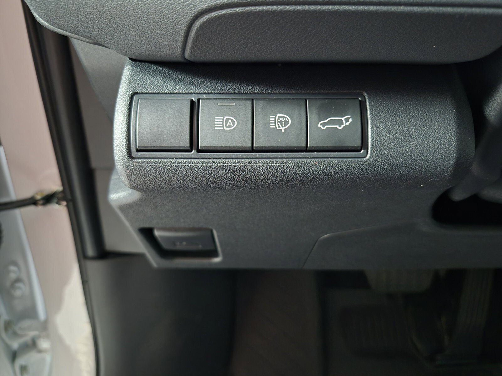 New 2026 Toyota C-HR AWD/4WD image 17