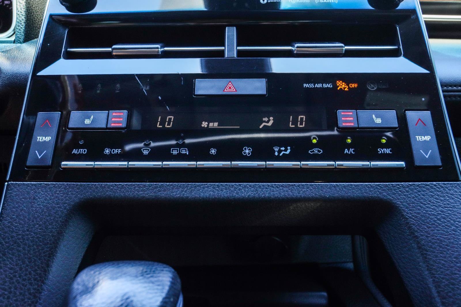 Used 2019 Toyota Avalon XLE w/ Moonroof Package FWD image 14