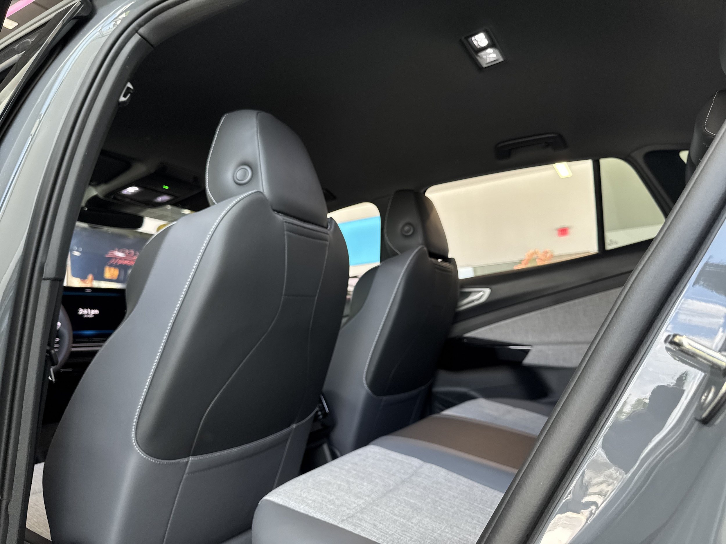 New 2026 Volkswagen ID.4 Pro RWD image 11