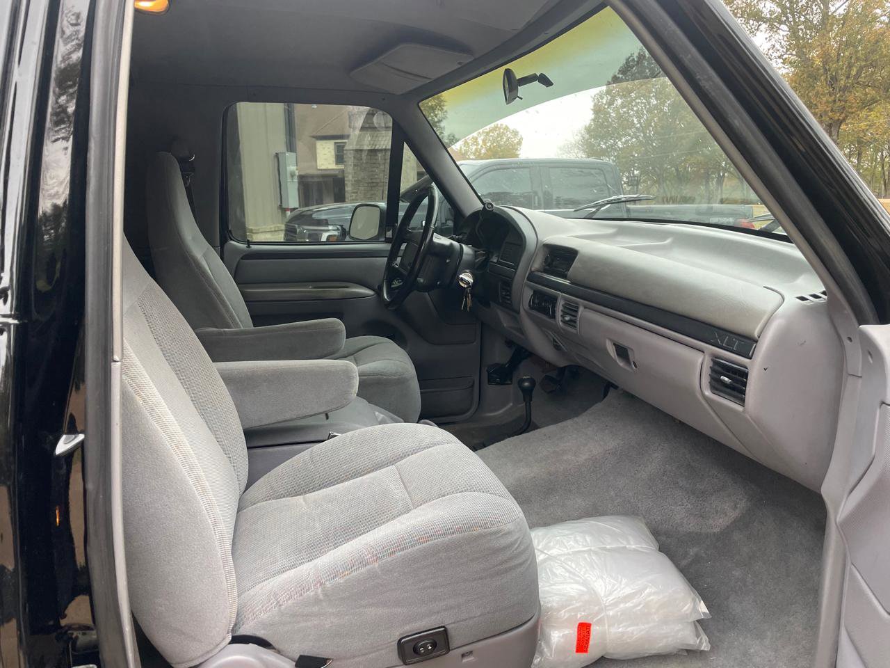 Used 1995 Ford Bronco XLT AWD/4WD image 10