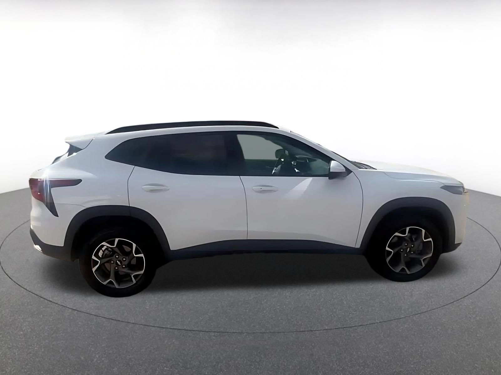 Used 2025 Chevrolet Trax LT w/ LT Convenience Package FWD image 13