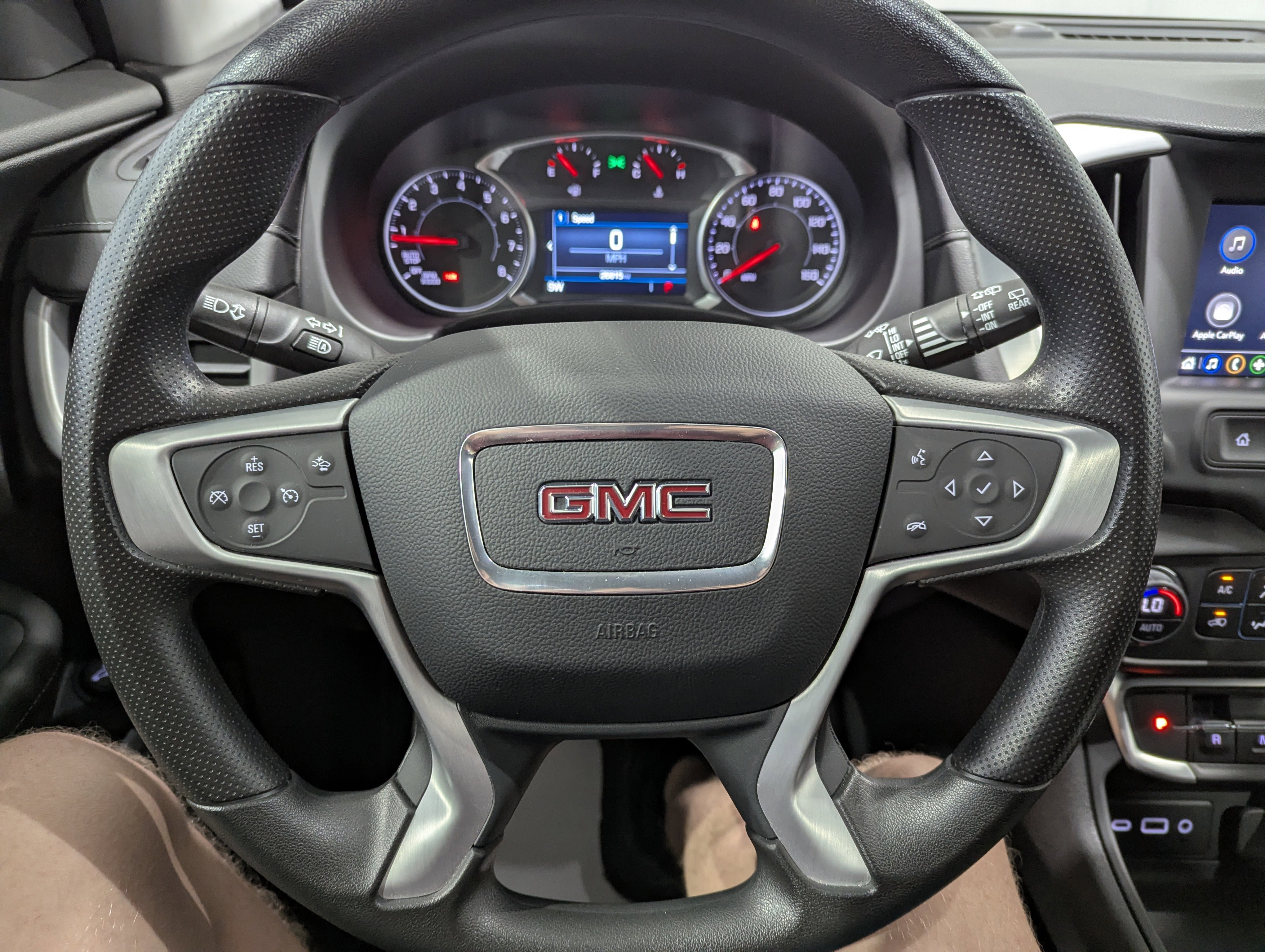 Used 2024 GMC Terrain SLE w/ Driver Convenience Package AWD/4WD image 19