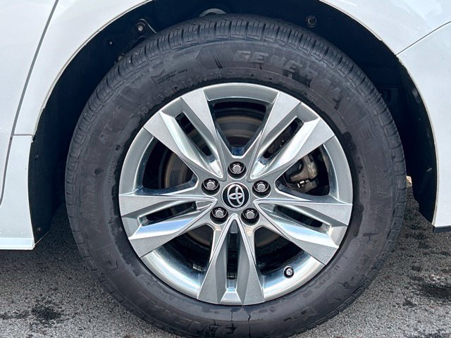 Used 2024 Toyota Sienna XLE w/ XLE Plus Package AWD/4WD image 14