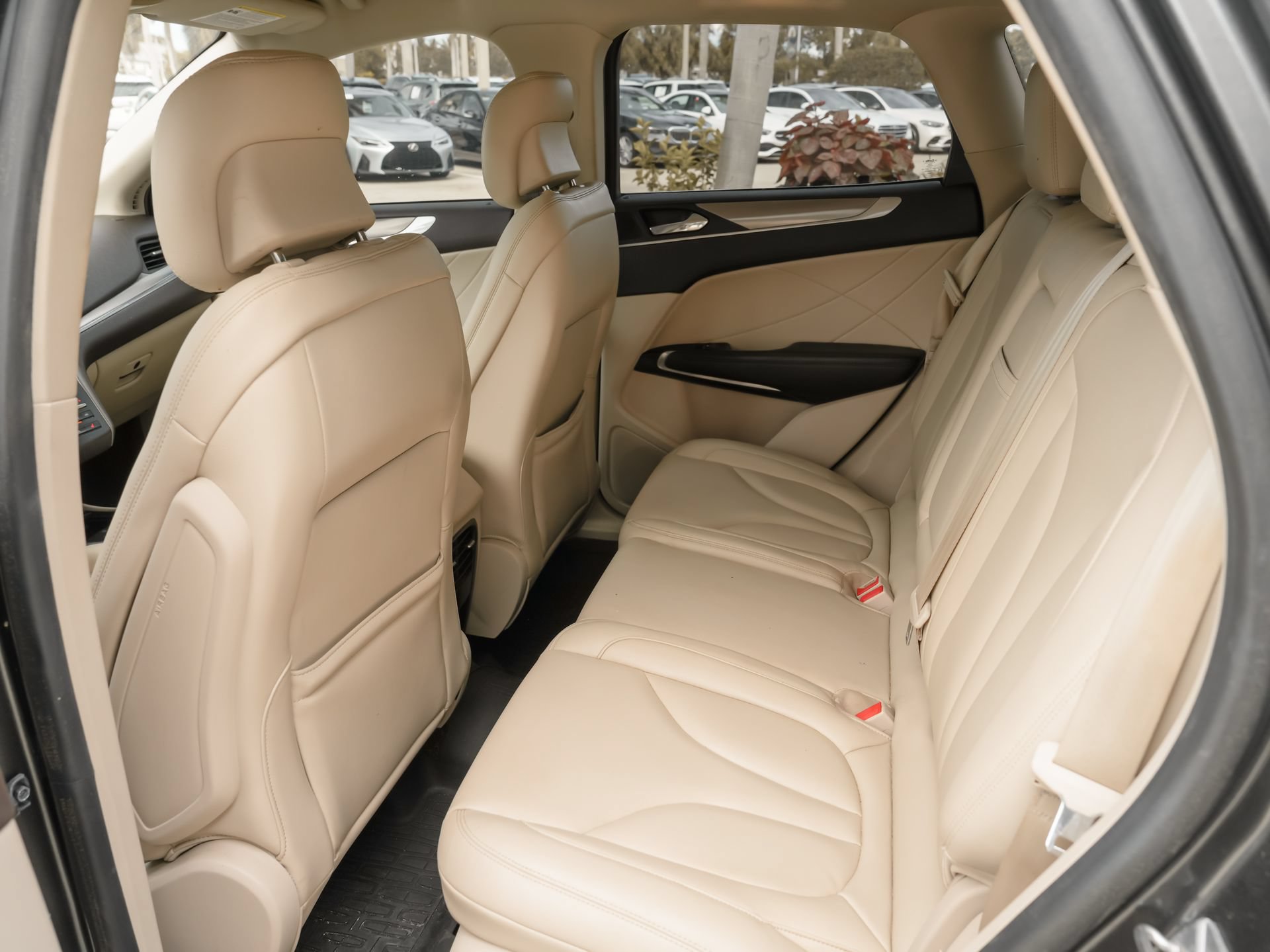 Used 2019 Lincoln MKC Premiere FWD image 17