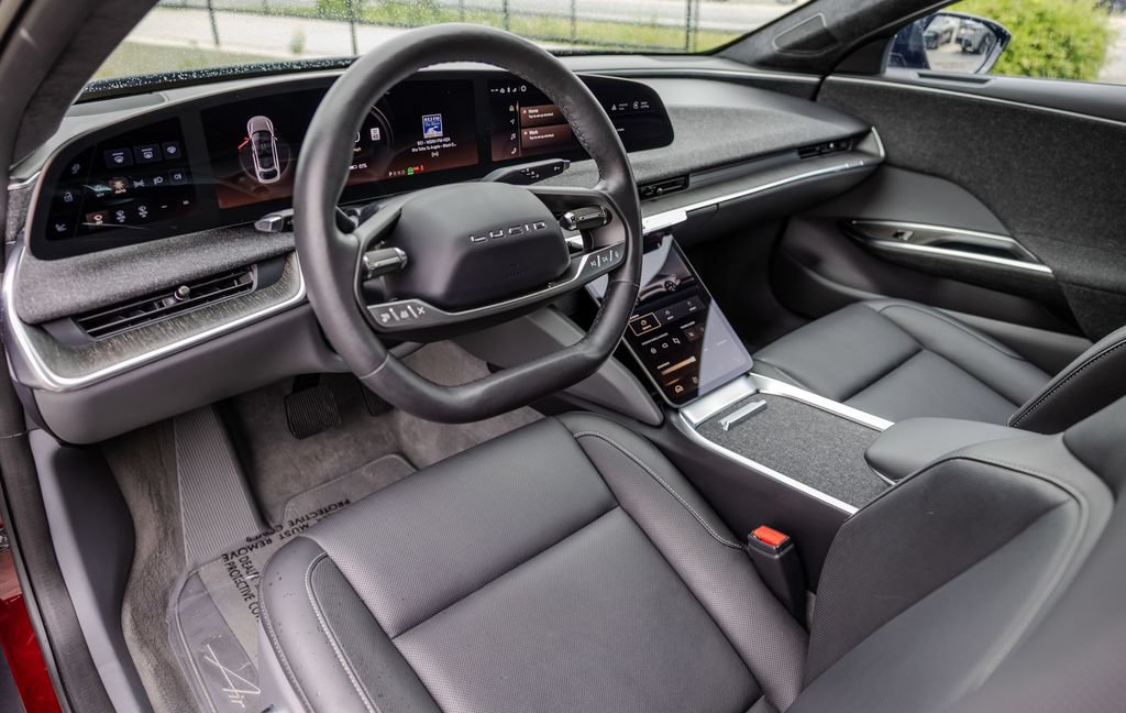 Used 2024 Lucid Air Pure RWD image 4