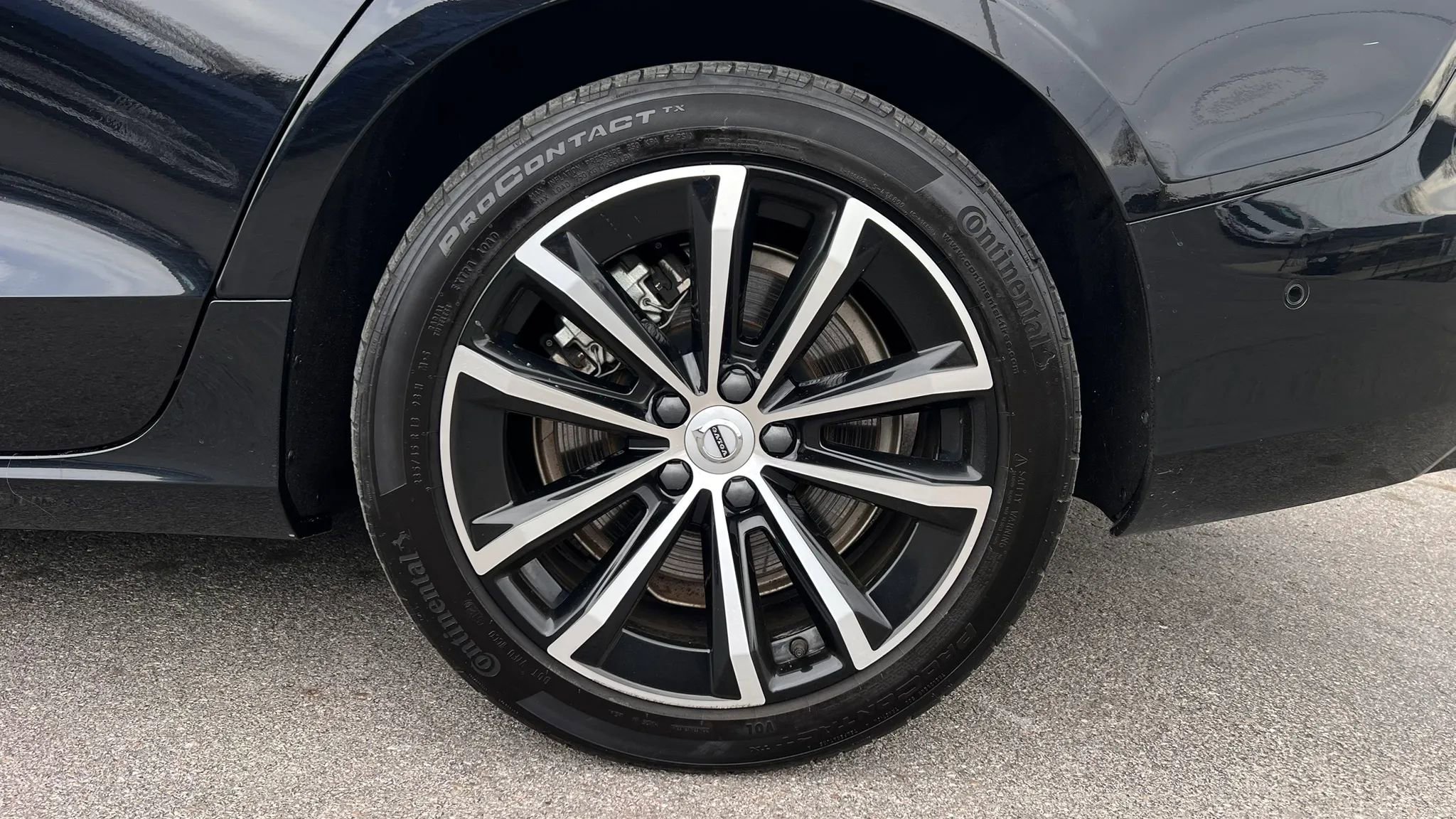 Used 2023 Volvo S60 T8 Plus image 15