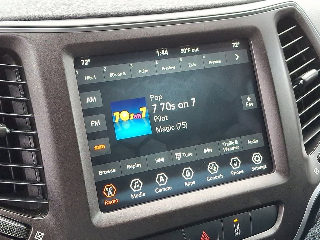 Used 2022 Jeep Cherokee Trailhawk image 17