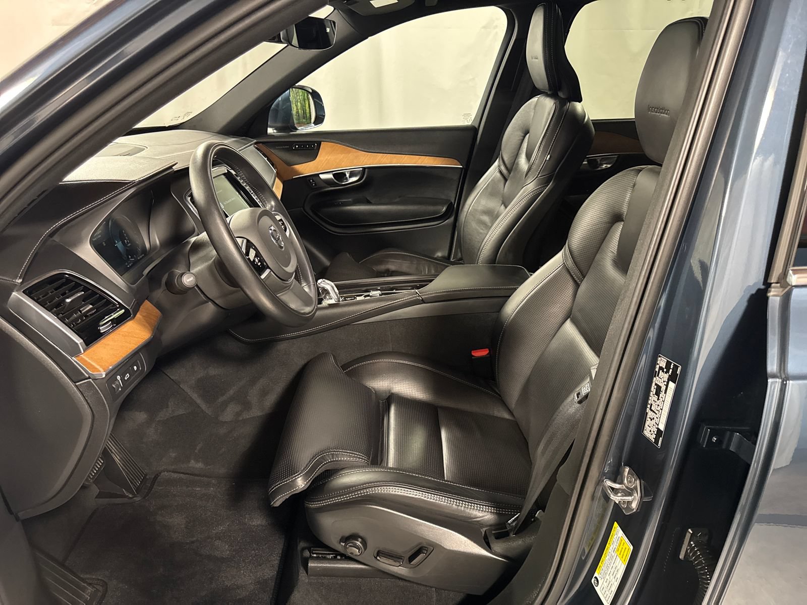 Used 2019 Volvo XC90 T8 Inscription w/ Advanced Package AWD/4WD image 3