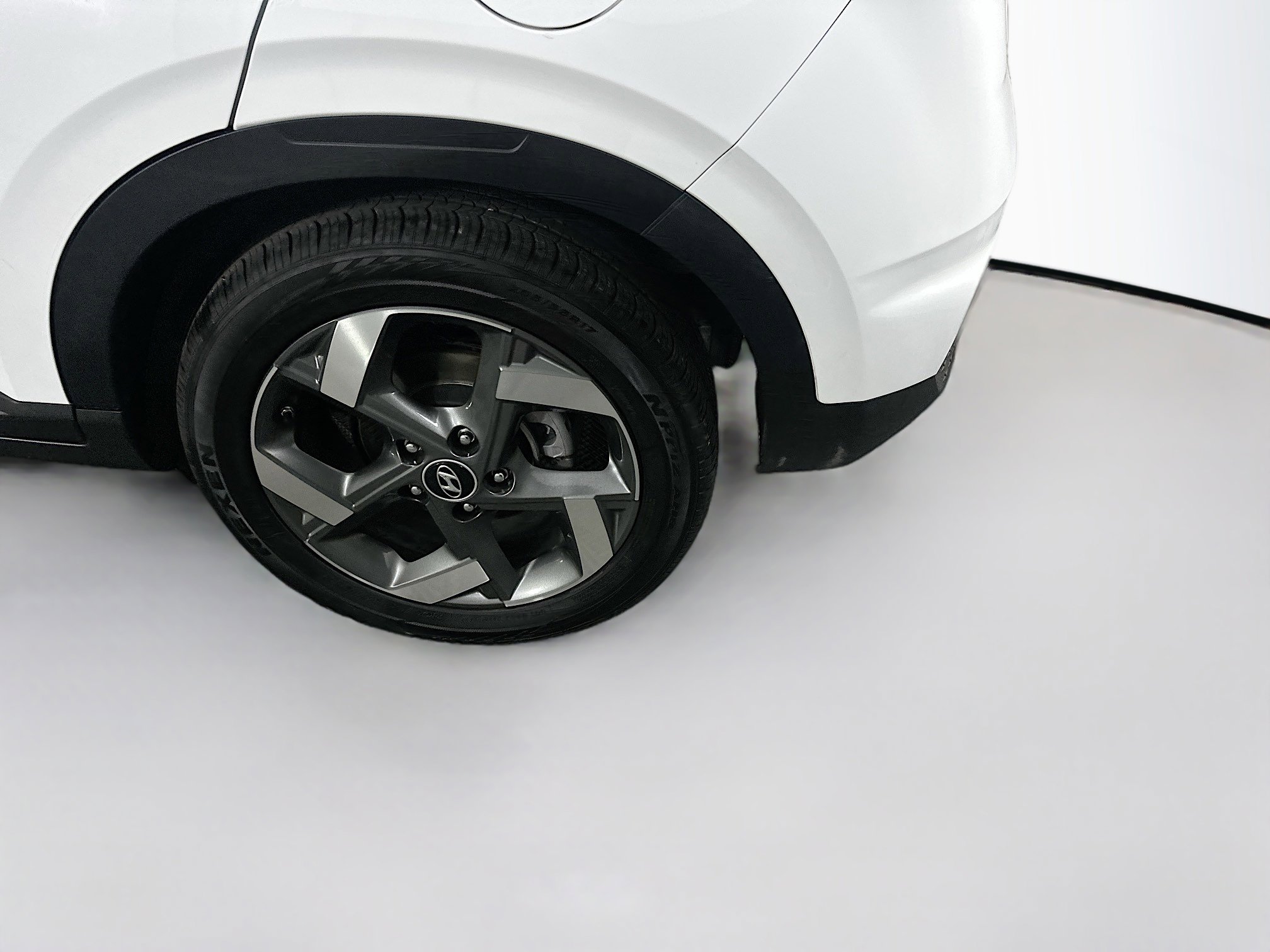 Used 2024 Hyundai Venue SEL image 11