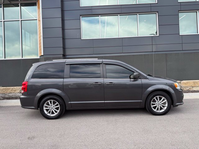 Used 2020 Dodge Grand Caravan SXT FWD image 2