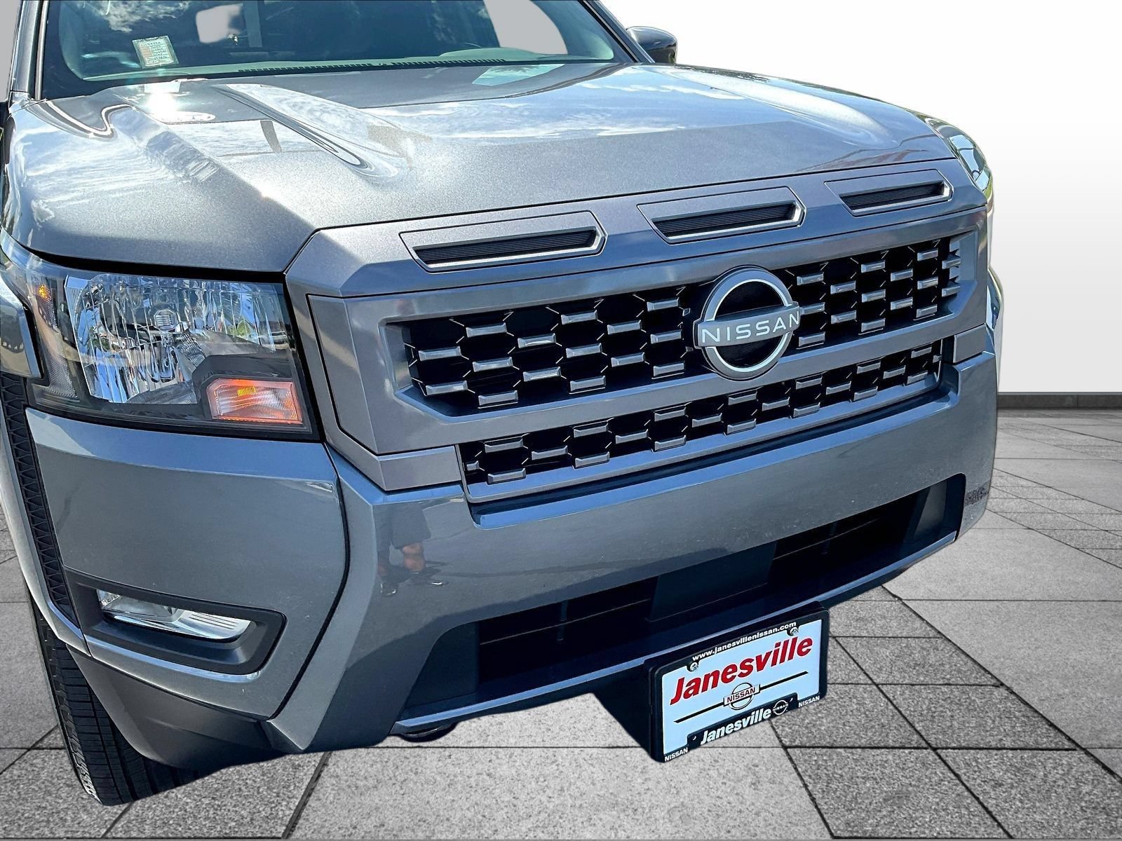 Certified 2025 Nissan Frontier SV w/ SV Convenience Package AWD/4WD image 36