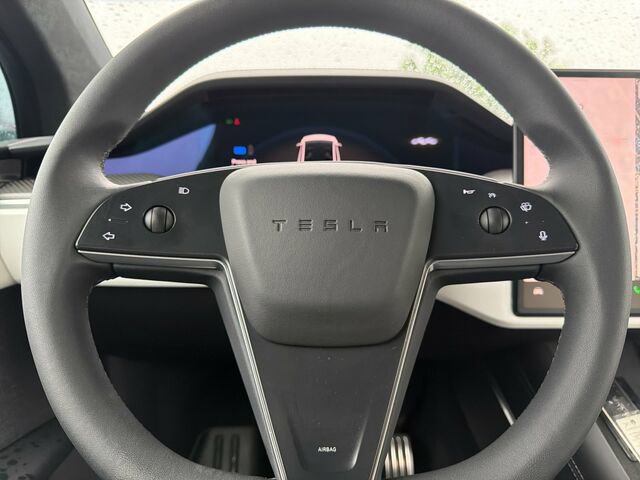 Used 2023 Tesla Model X Plaid image 28