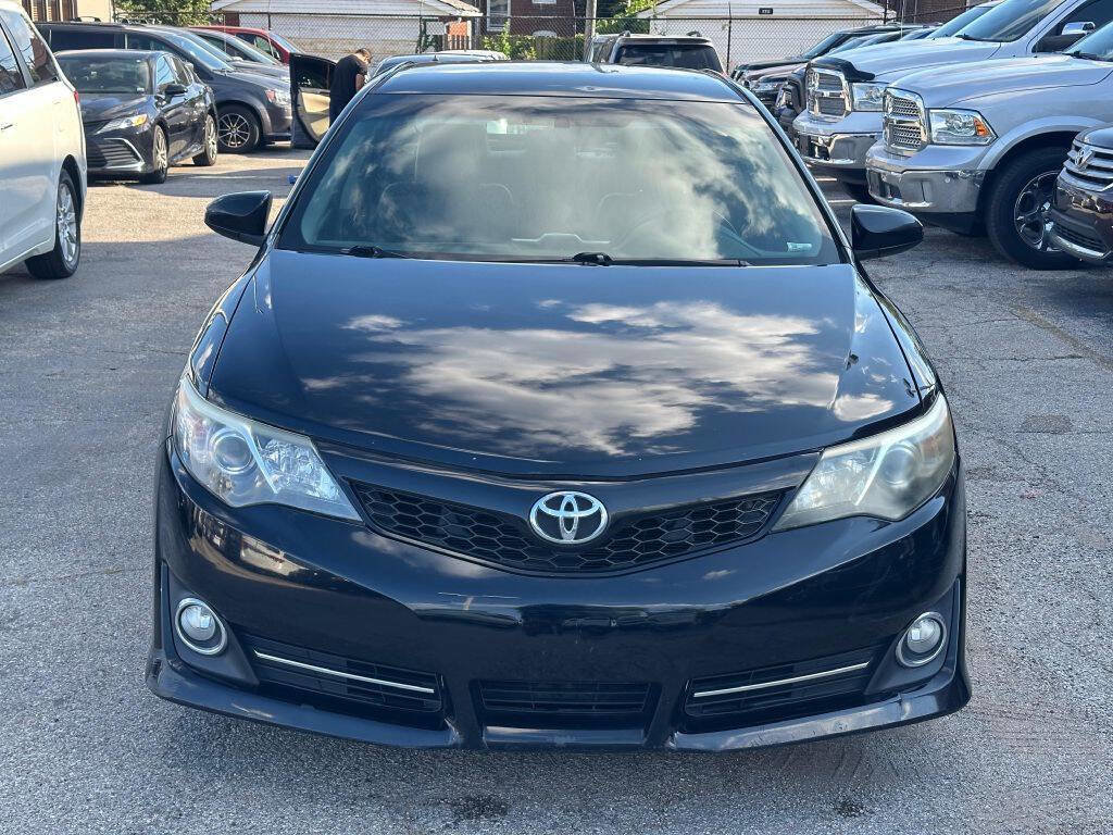 Used 2012 Toyota Camry image 2