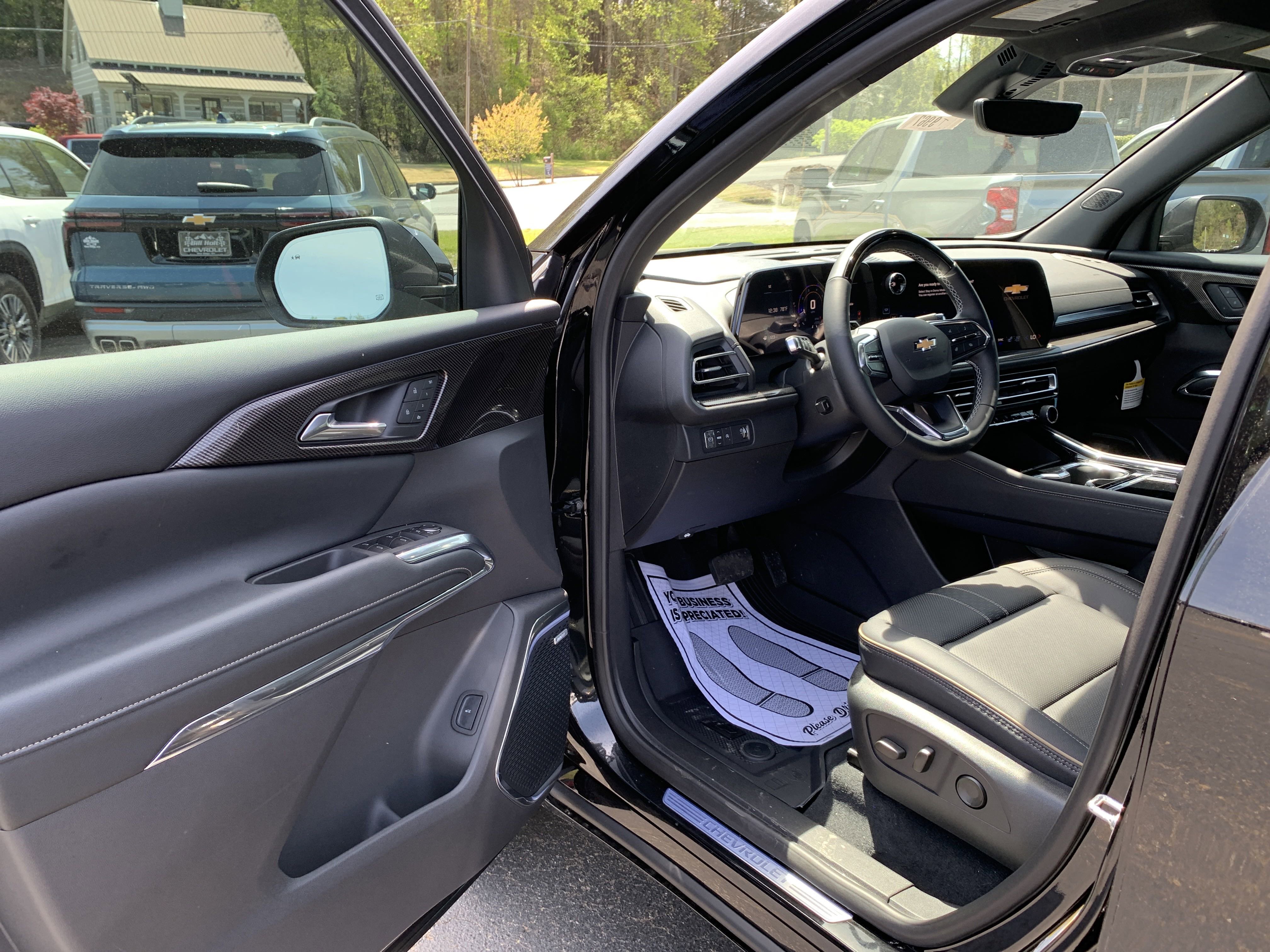 New 2025 Chevrolet Traverse High Country w/ LPO, Floor Liner Package image 6