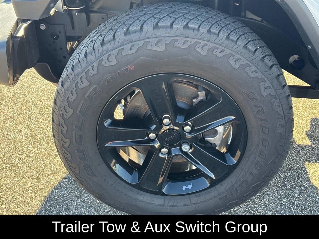 Used 2023 Jeep Wrangler Altitude image 5