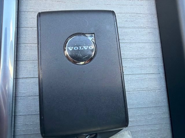 Used 2025 Volvo XC60 B5 Plus AWD/4WD image 44