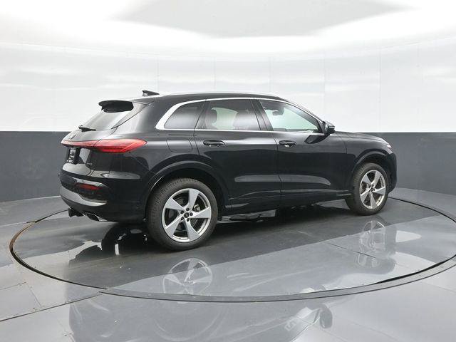 Certified 2025 Audi Q5 Premium Plus w/ Premium Plus AWD/4WD image 7