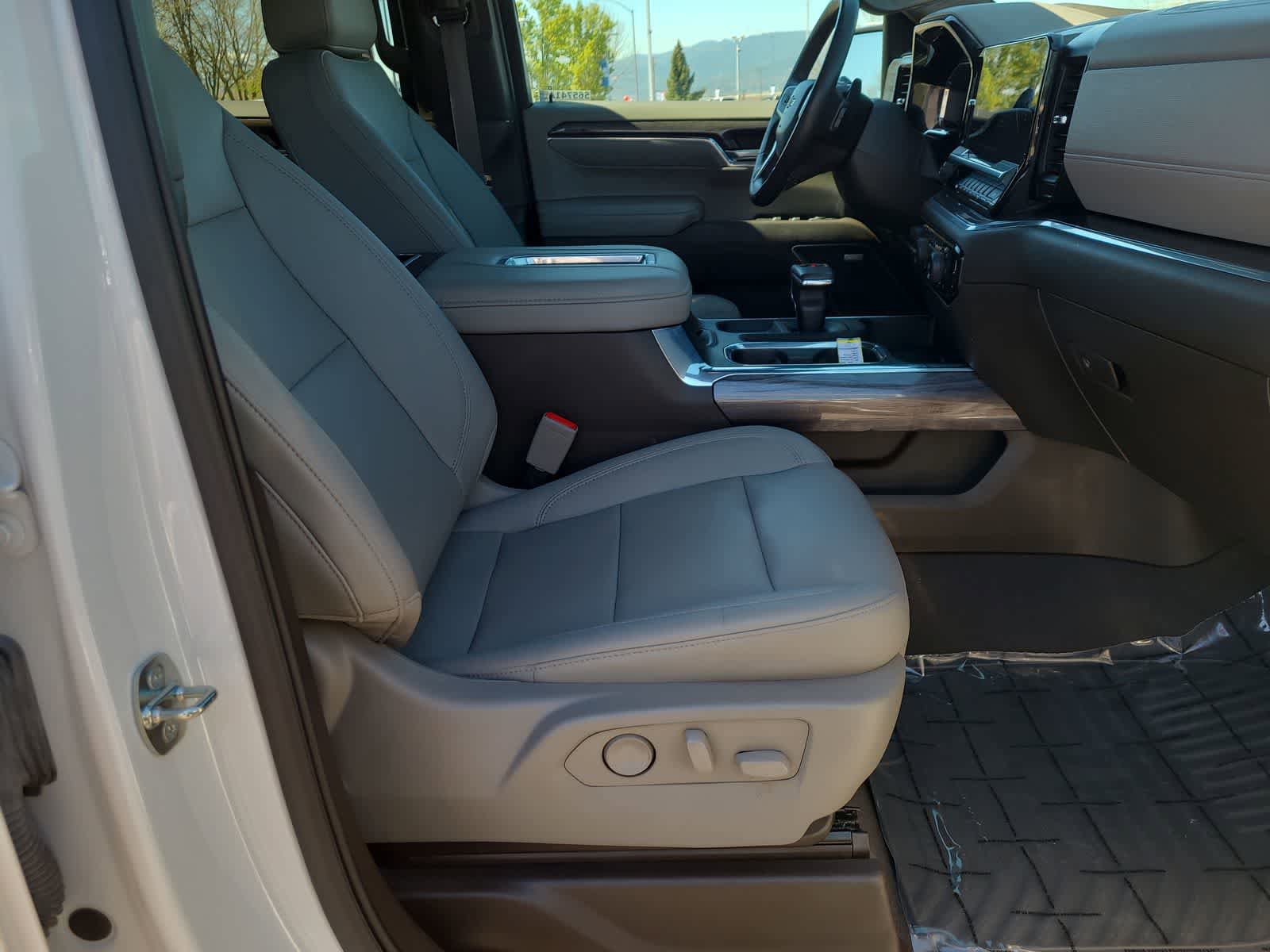 Used 2022 Chevrolet Silverado 1500 LTZ w/ LTZ Convenience Package II image 22