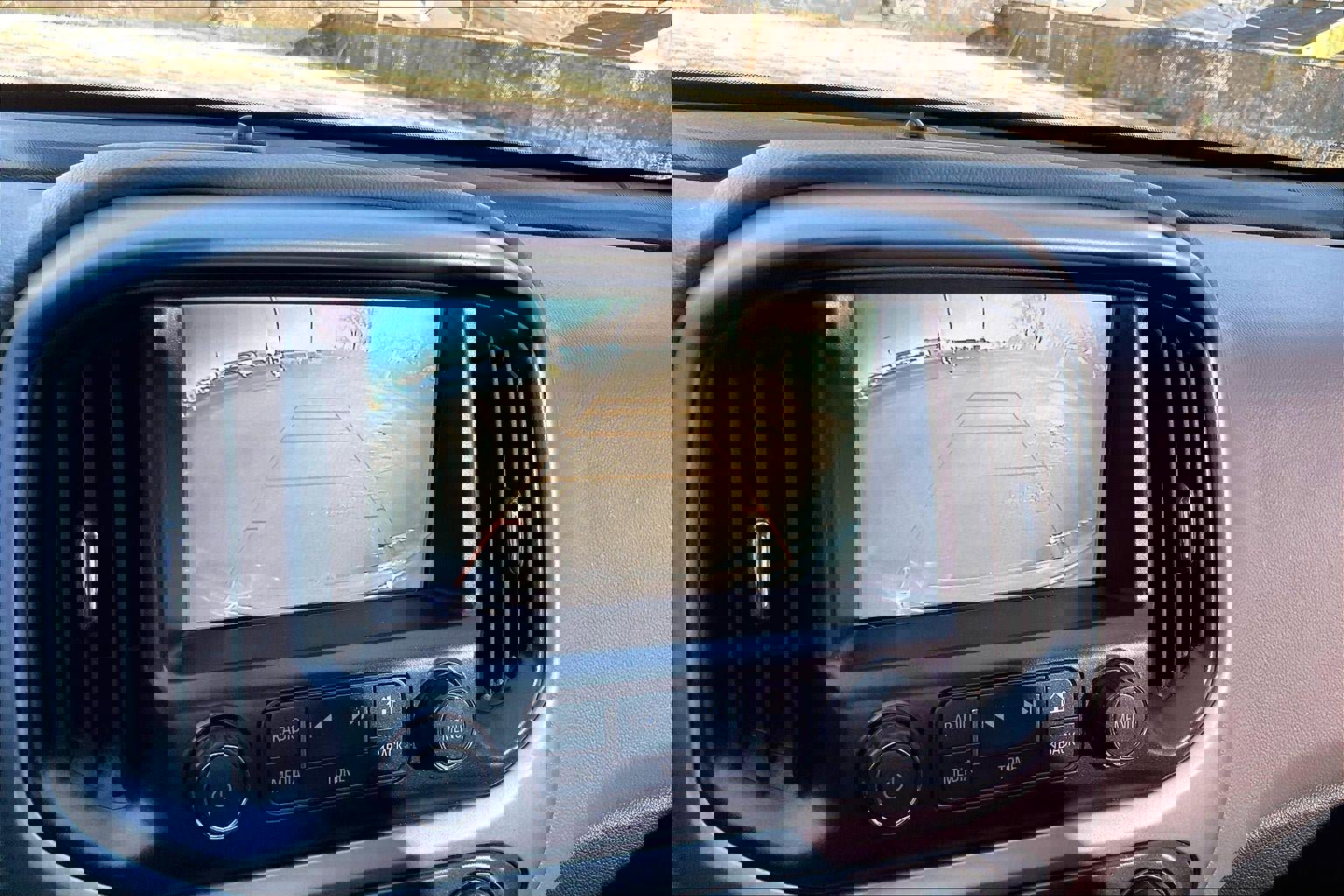 Used 2018 Chevrolet Colorado LT image 25