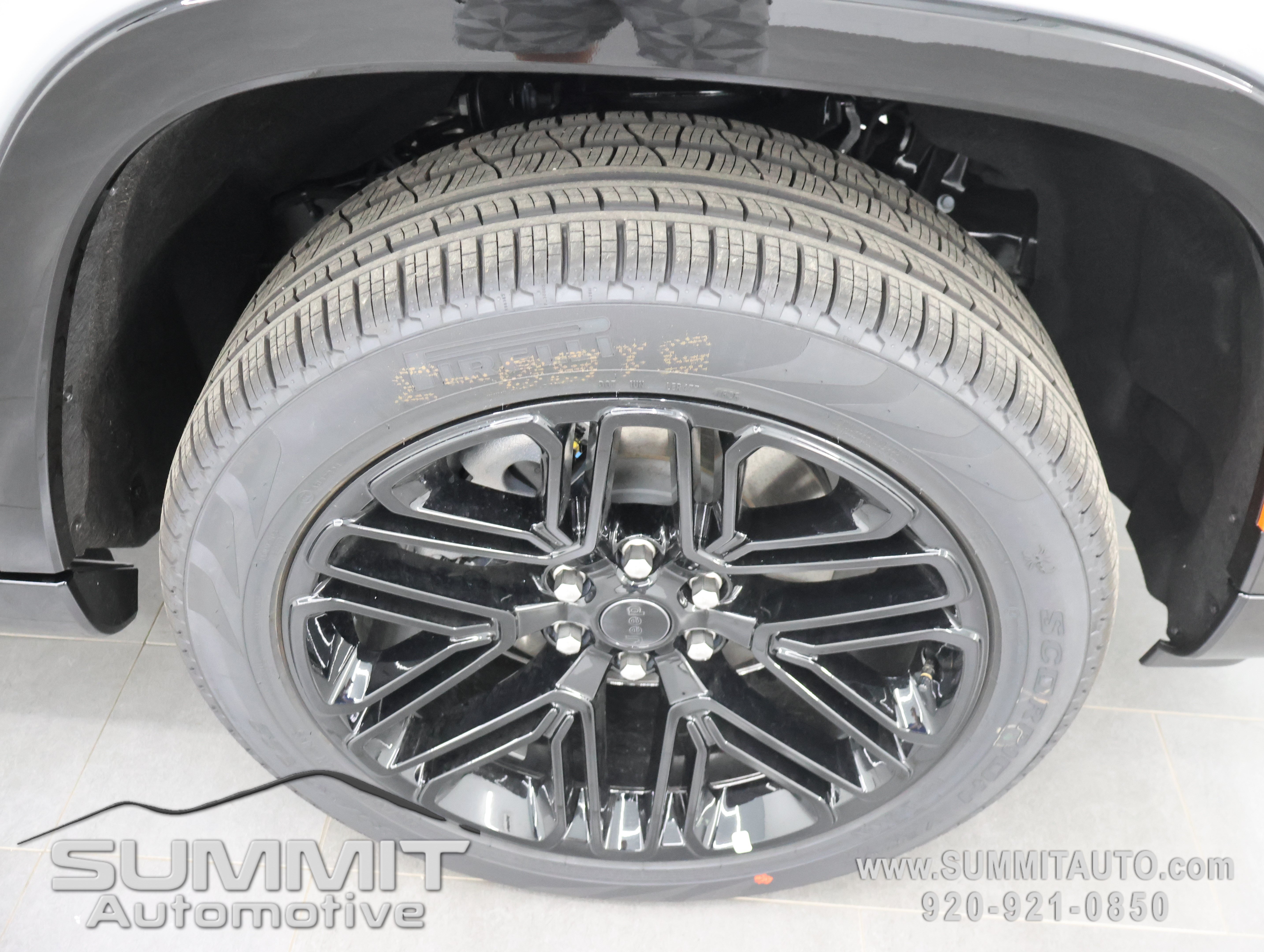 New 2026 Jeep Grand Wagoneer L Limited AWD/4WD image 3