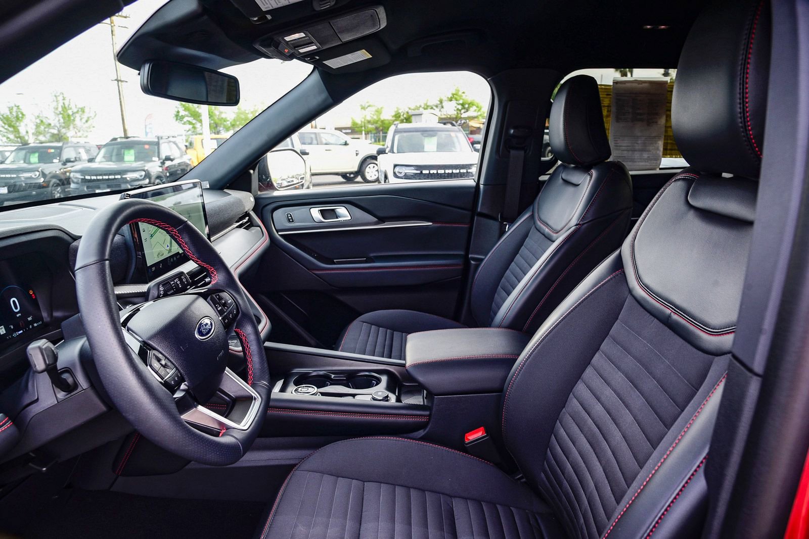 Used 2025 Ford Explorer ST-Line w/ Premium Package image 18