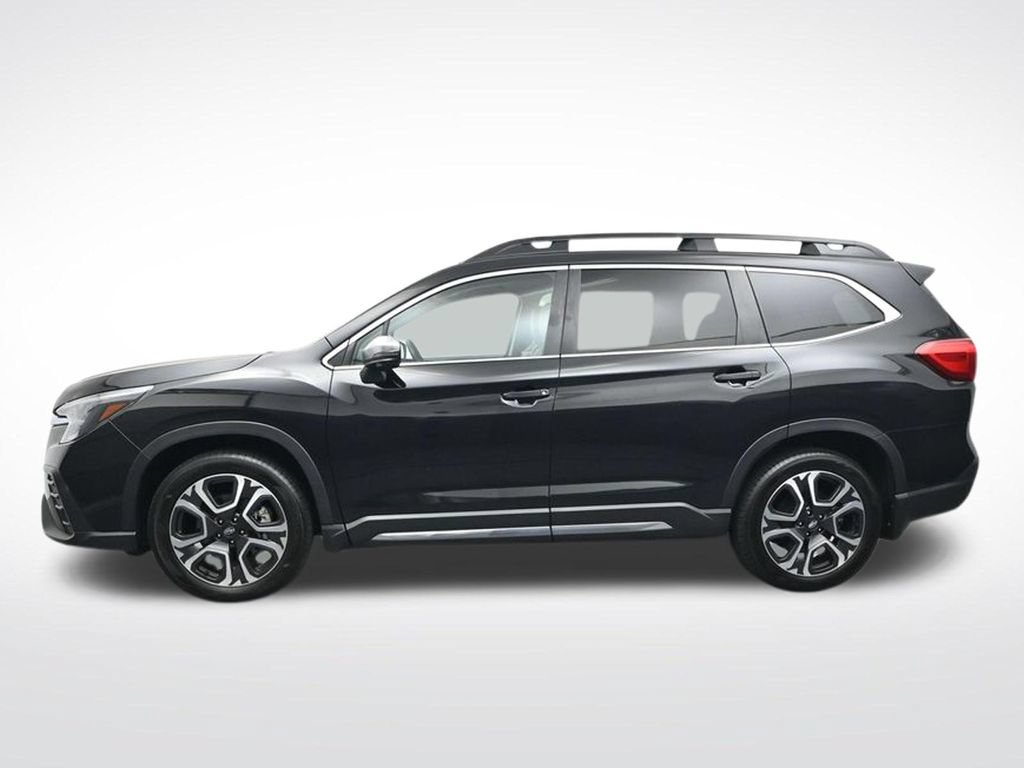 Used 2023 Subaru Ascent Limited w/ Technology Package AWD/4WD image 4