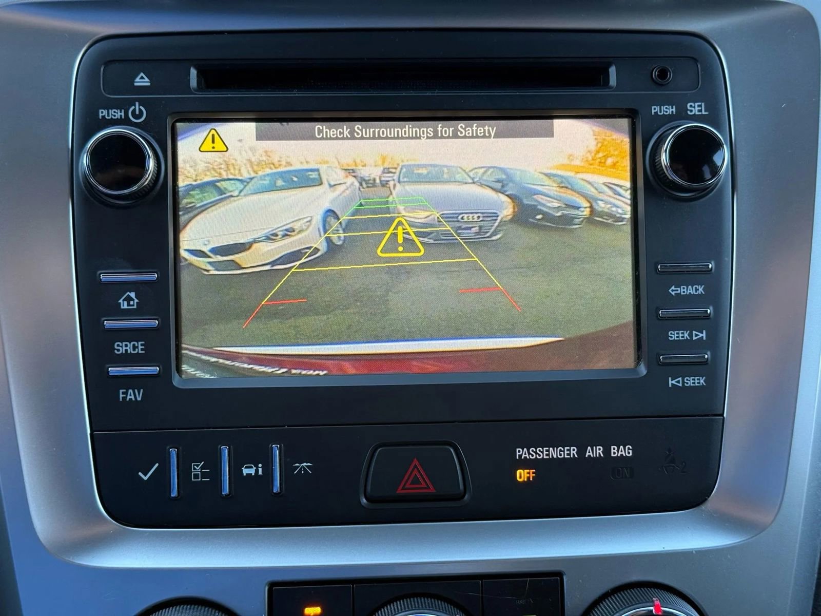 Used 2016 GMC Acadia SLE image 32