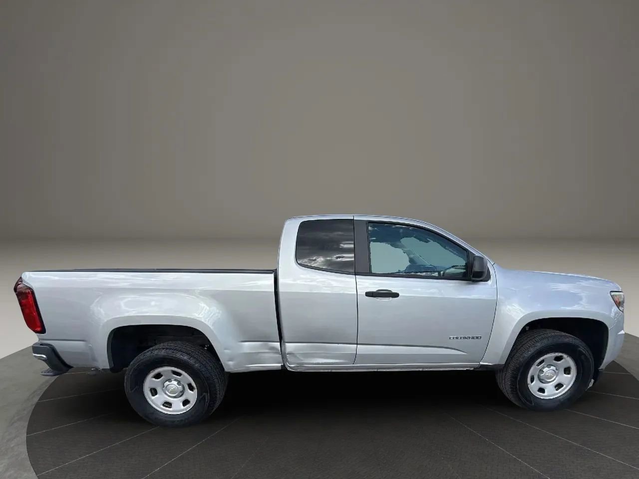 Used 2017 Chevrolet Colorado W/T w/ WT Convenience Package RWD image 4