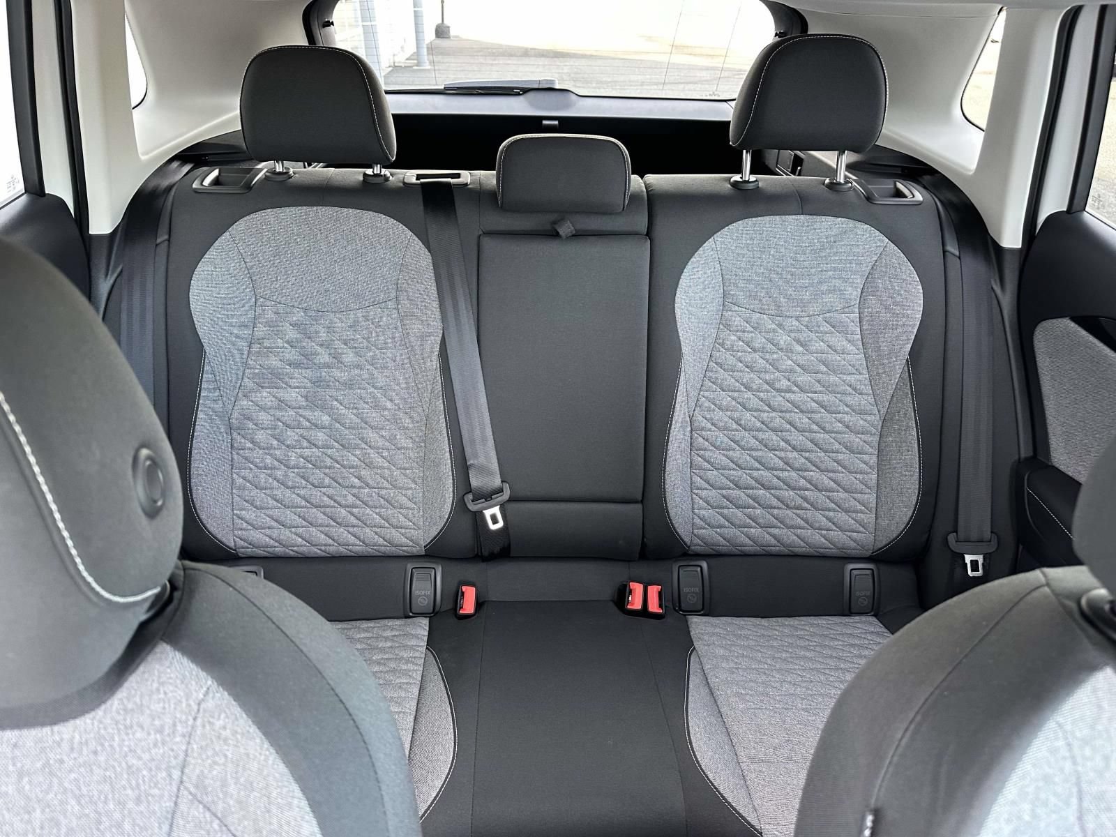 Certified 2025 Volkswagen Tiguan S FWD image 13
