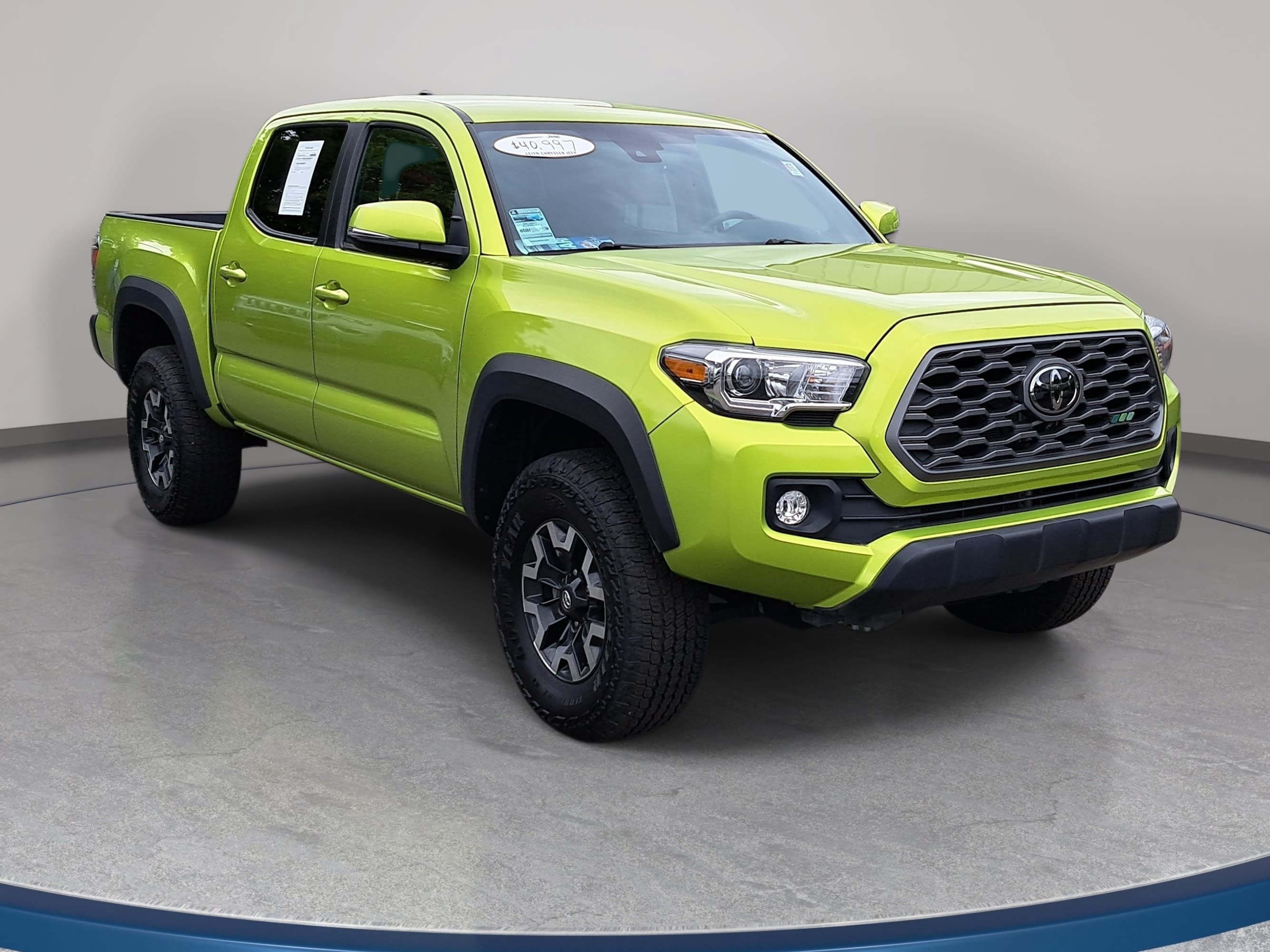 Used 2023 Toyota Tacoma TRD Off-Road w/ Technology Package AWD/4WD image 3
