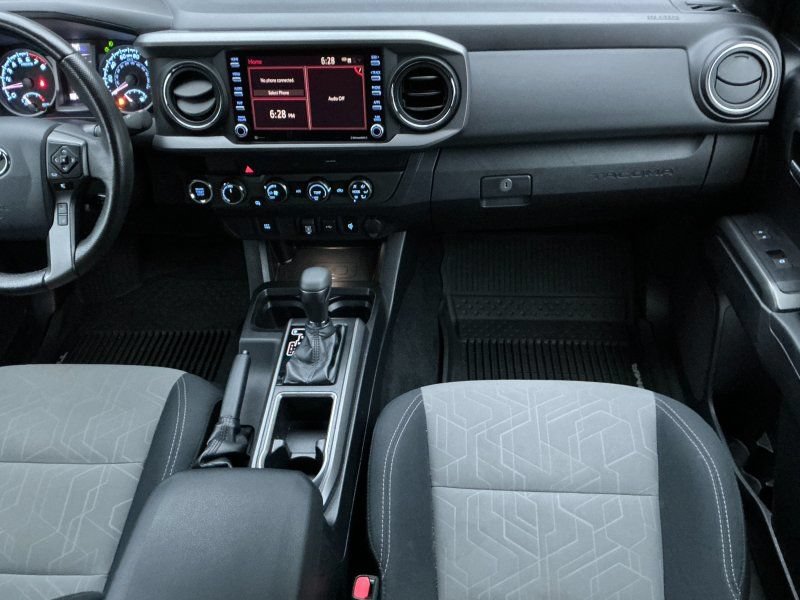 Used 2020 Toyota Tacoma TRD Off-Road AWD/4WD image 15