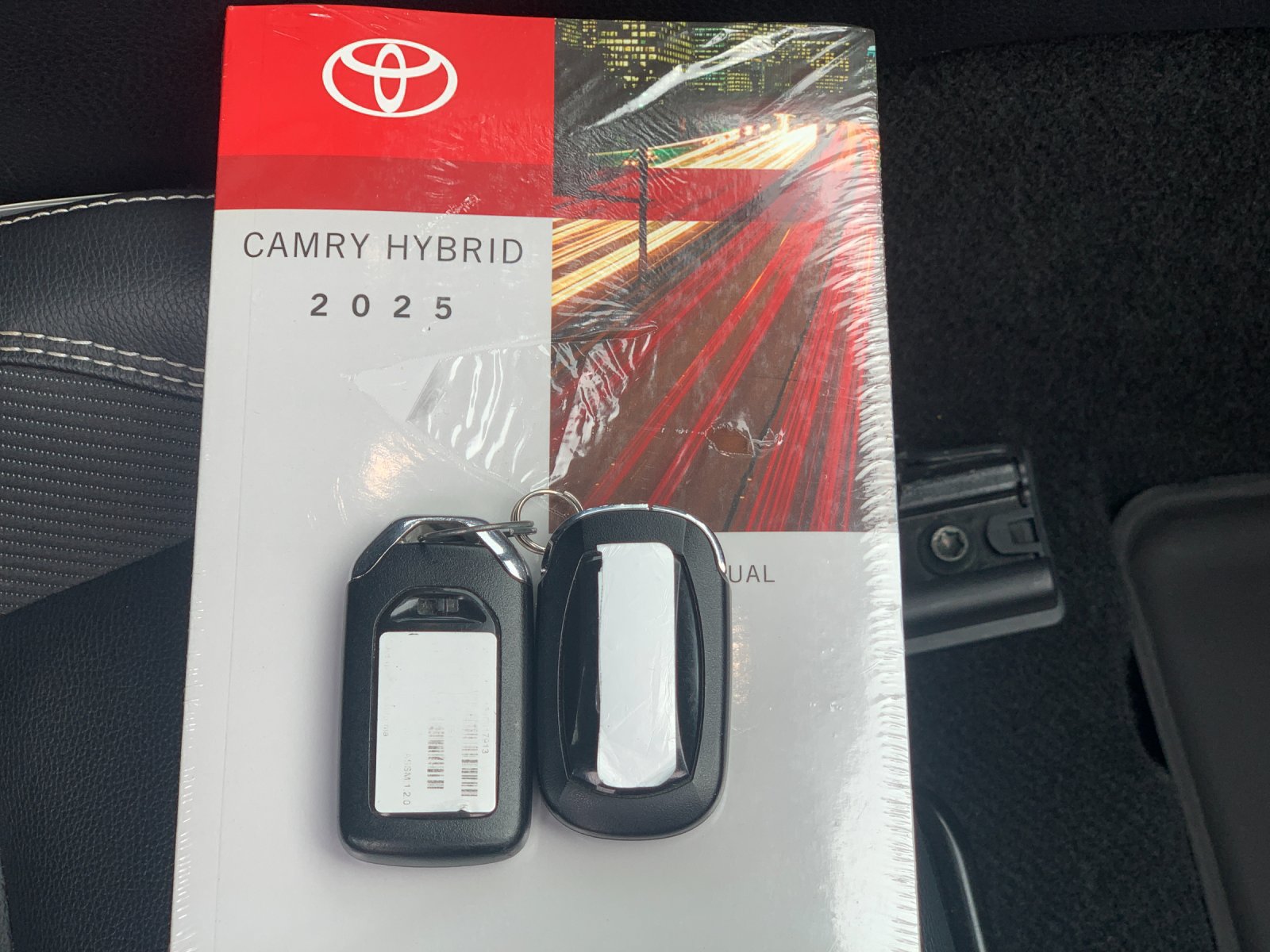 Used 2025 Toyota Camry SE FWD image 10