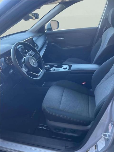 Used 2023 Nissan Rogue SV image 9