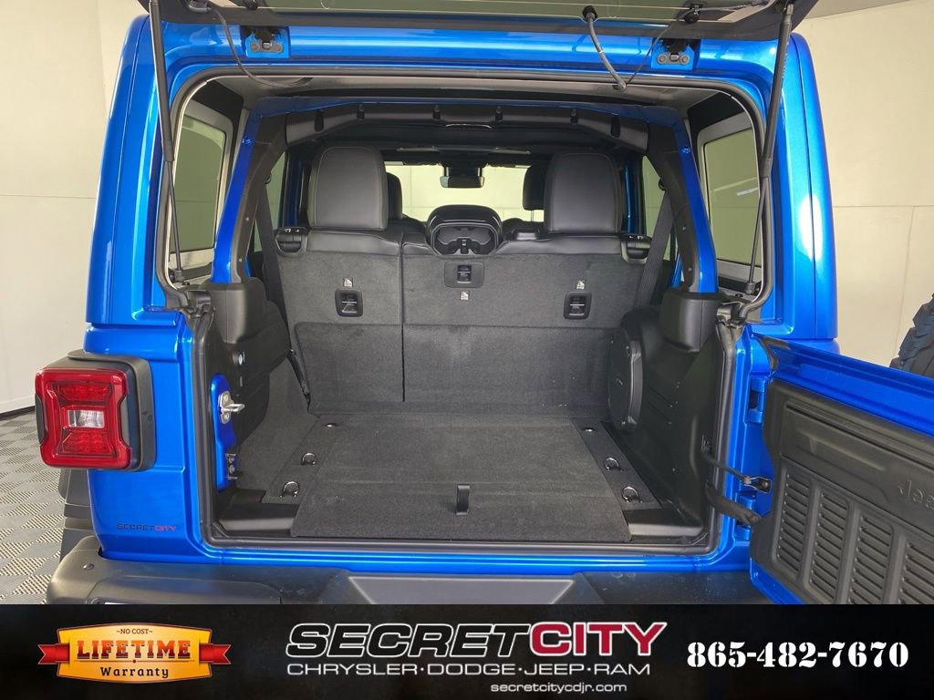 New 2026 Jeep Wrangler Unlimited Rubicon 392 w/ Dual Top Group image 32