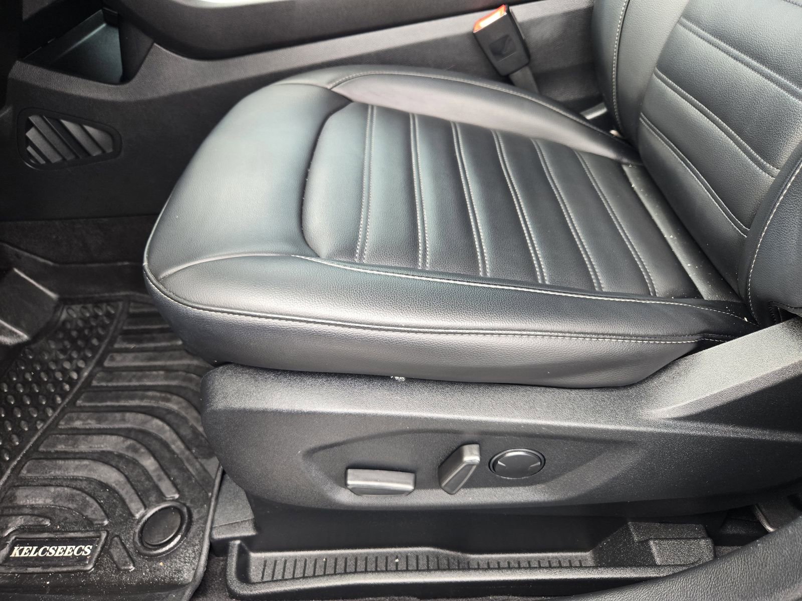 Used 2021 Ford Edge SEL w/ Convenience Package image 21