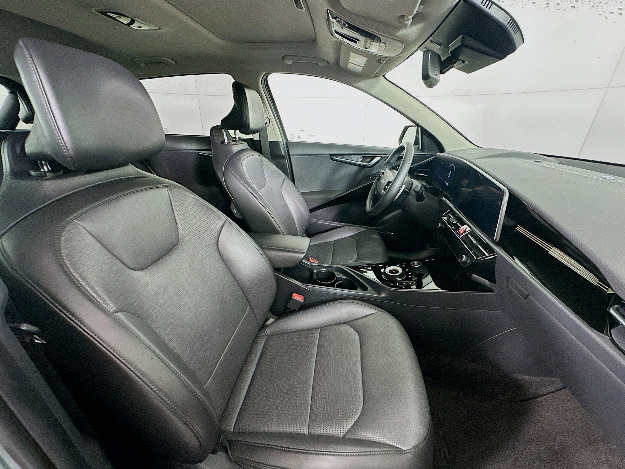 Used 2023 Kia Niro Wave w/ Wave Preserve Package FWD image 32