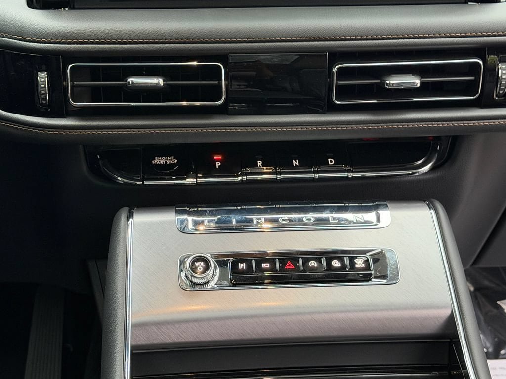 New 2026 Lincoln Aviator AWD image 13