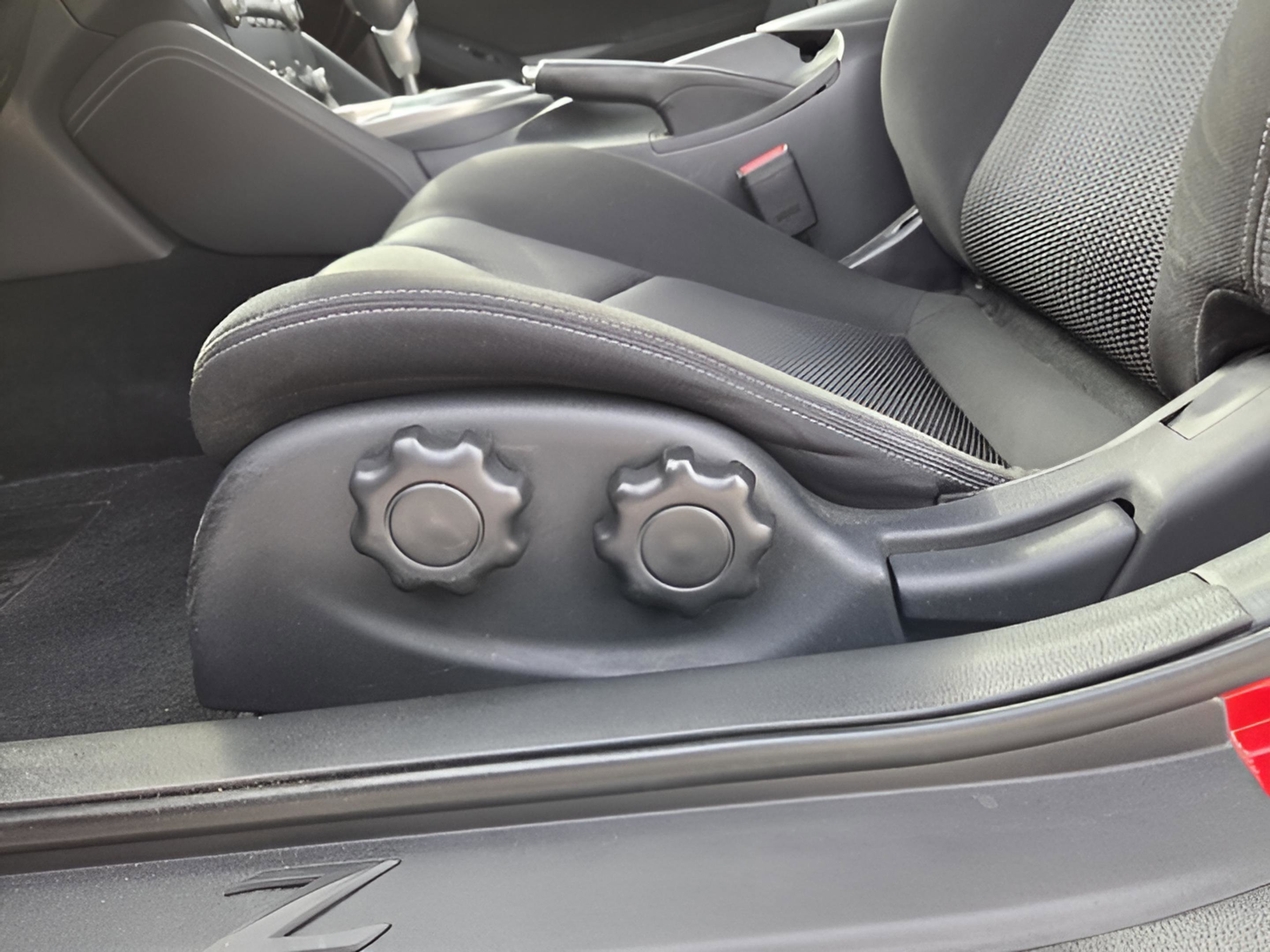 Used 2016 Nissan 370Z Sport Tech image 11