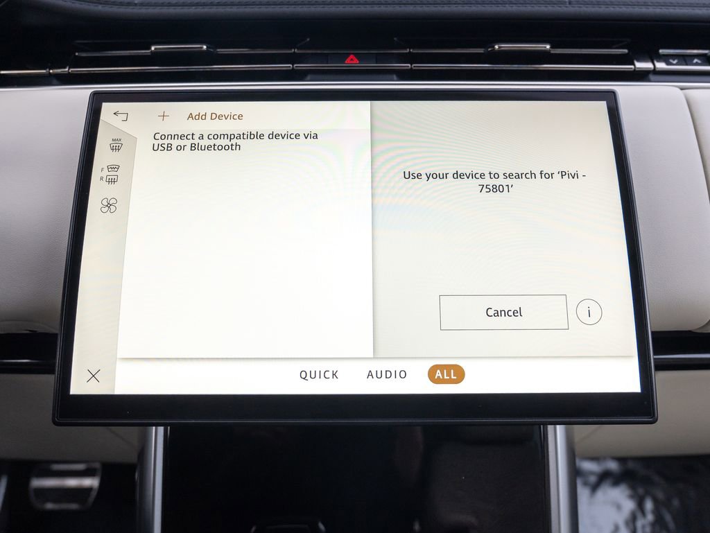 Certified 2025 Land Rover Range Rover SE image 32