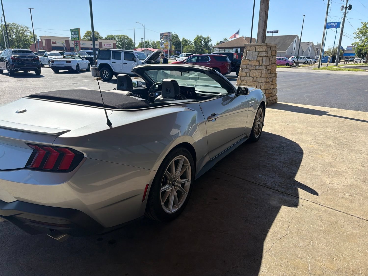 Used 2025 Ford Mustang GT Premium RWD image 13