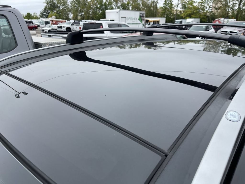 Used 2019 Hyundai Santa Fe AWD image 2