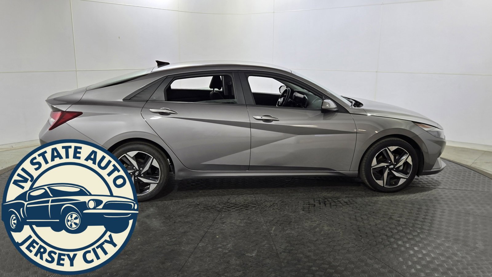 Used 2023 Hyundai Elantra SEL w/ Convenience Package image 8