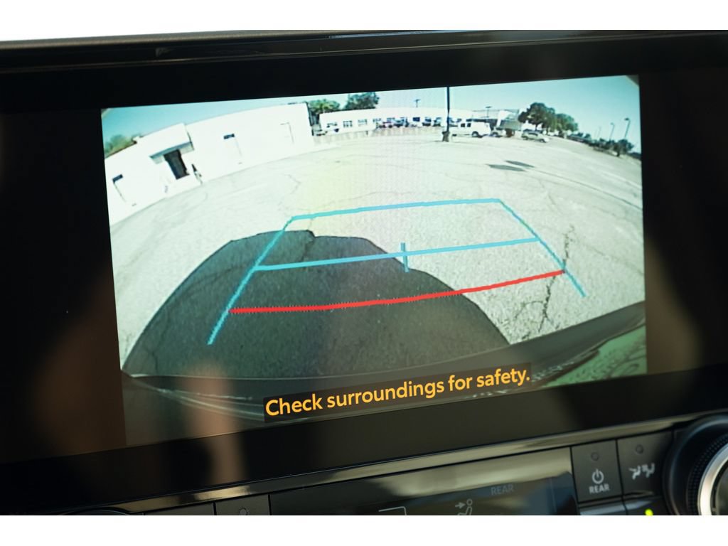 Used 2025 Toyota Highlander XLE FWD image 25