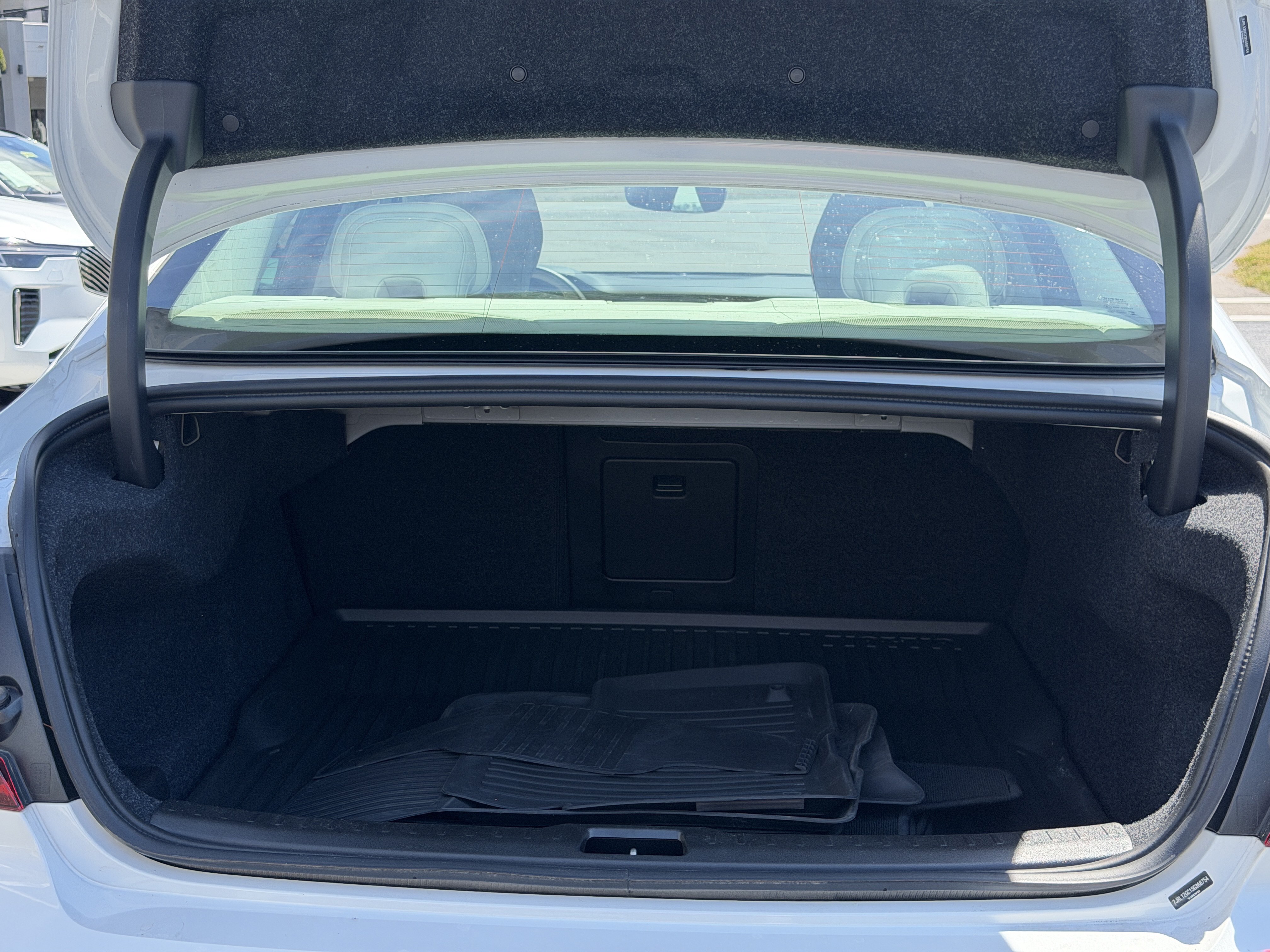 Certified 2025 Volvo S60 B5 Plus AWD/4WD image 10