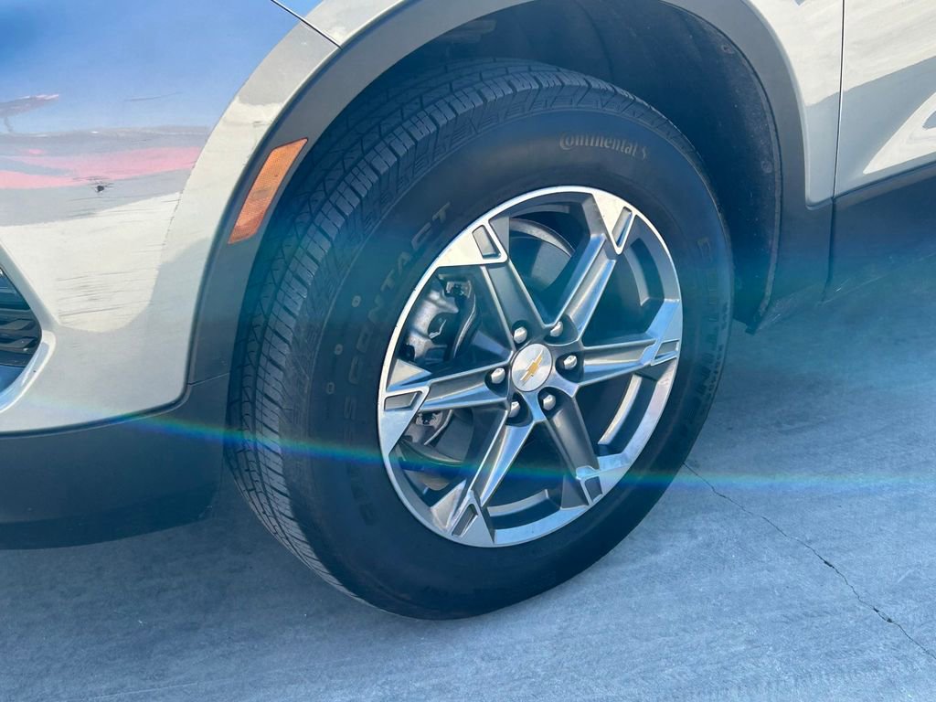 Used 2025 Chevrolet Blazer LT FWD image 10