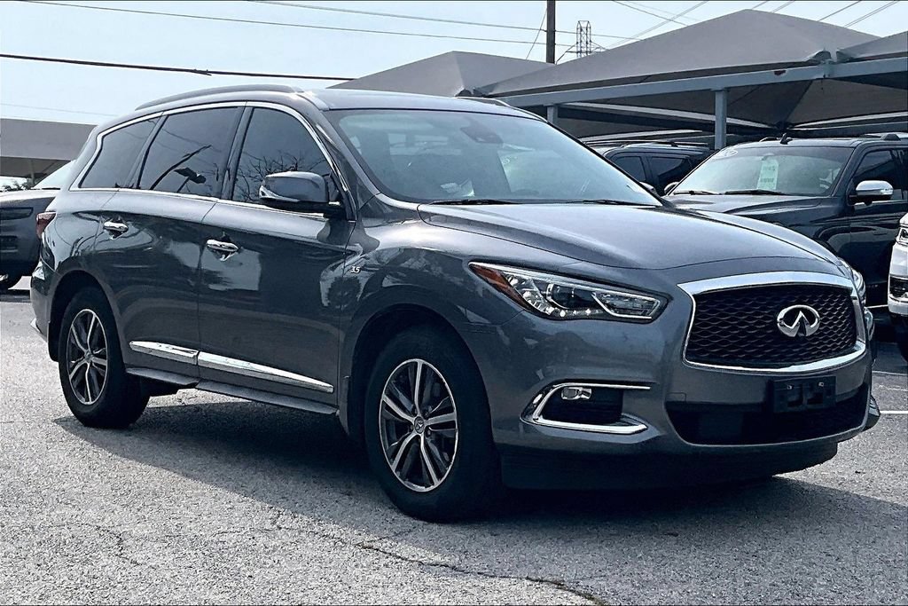 Used 2019 INFINITI QX60 Luxe w/ Essential Package