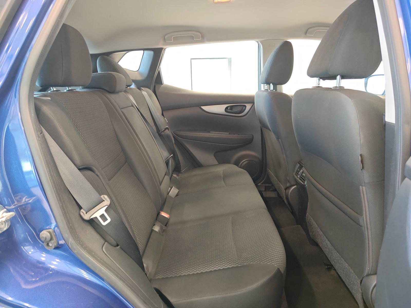 Used 2020 Nissan Rogue Sport S image 17